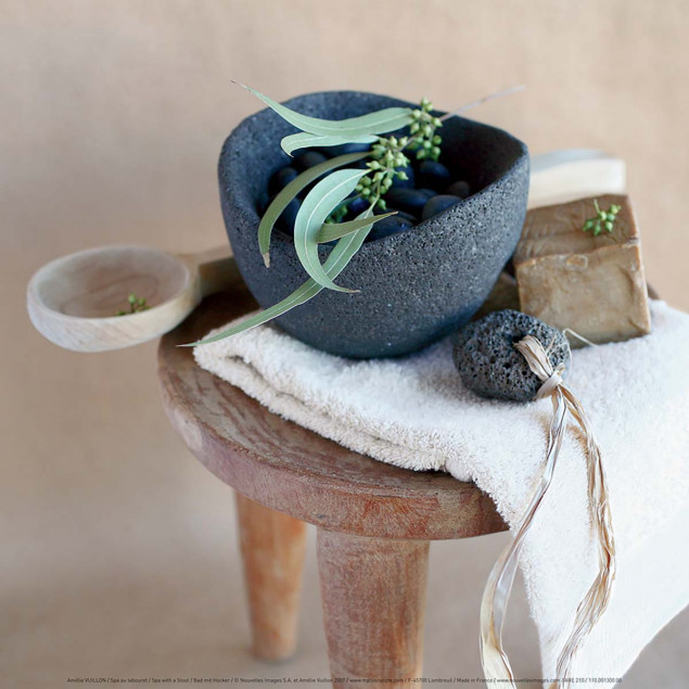 Spa with a Stool Spa with a Stool