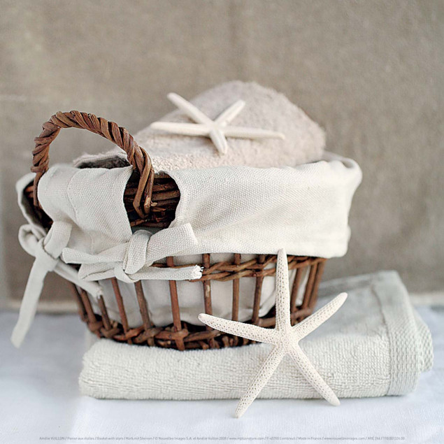 Basket with stars Basket with stars