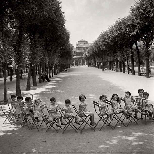 Children in the Palais-Royal garden, 1950 Children in the Palais-Royal garden, 1950
