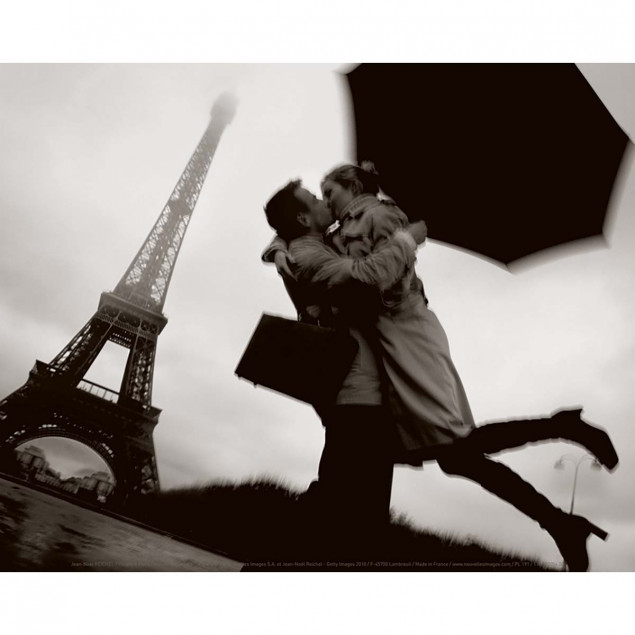 Couple in Paris Couple in Paris